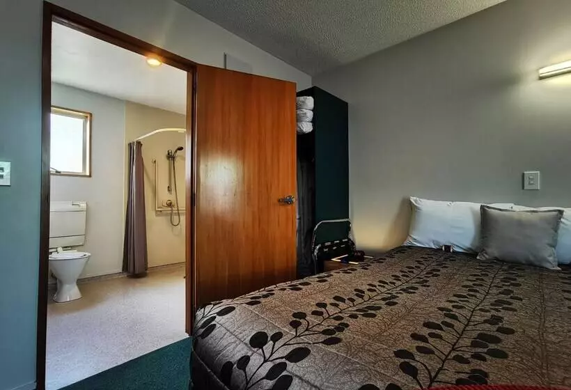 スタンダードスタジオ, Asure Ambassador Motor Lodge