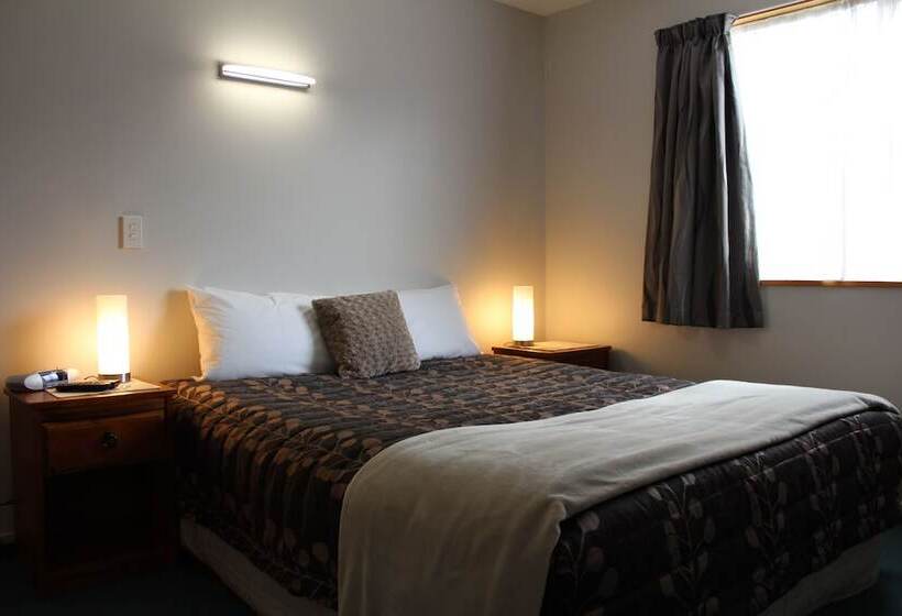 Президентский Люкс, Asure Ambassador Motor Lodge