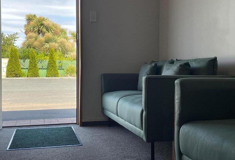 Апартаменты 2 Спальни, Asure Ambassador Motor Lodge