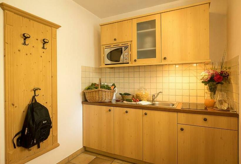 جناح جونيور, Finkennest Panoramic Garden Resort