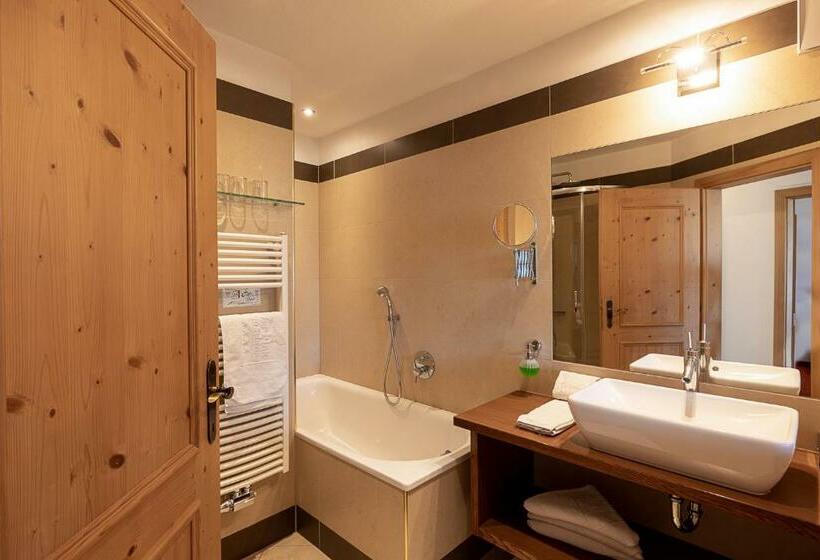 جناح, Finkennest Panoramic Garden Resort