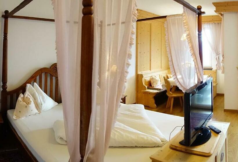 جناح جونيور, Finkennest Panoramic Garden Resort