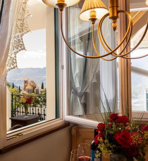 جناح مزود بجاكوزى, Finkennest Panoramic Garden Resort