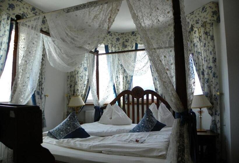 جناح مزود بجاكوزى, Finkennest Panoramic Garden Resort