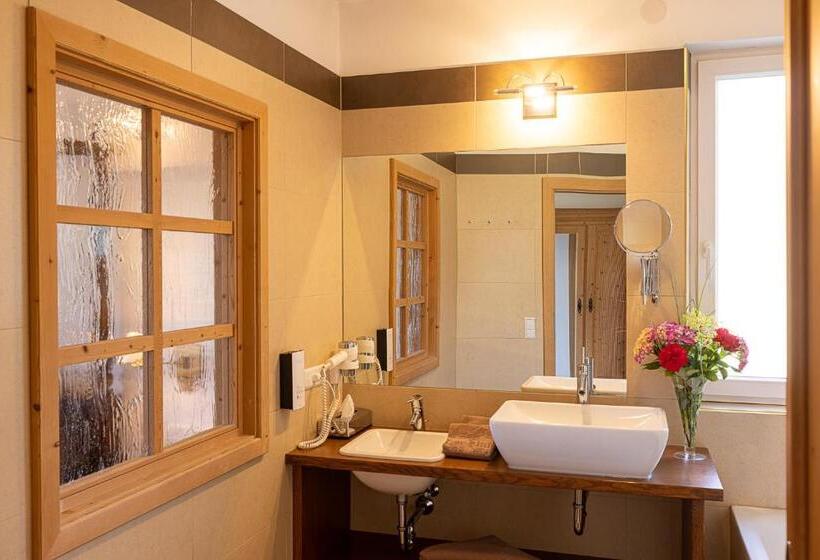 جناح عائلي, Finkennest Panoramic Garden Resort