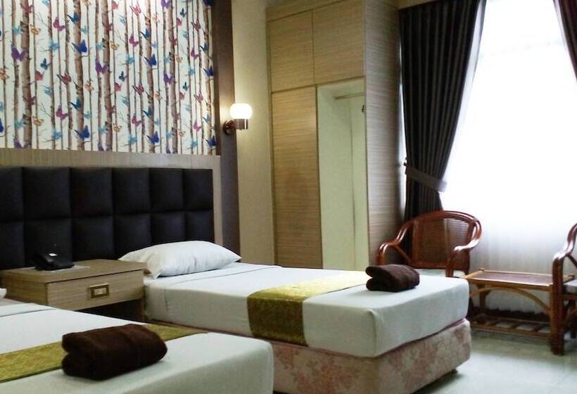 高级大房间, Furia