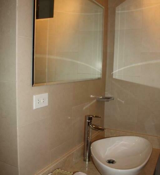 套房带泳池景, Gran David