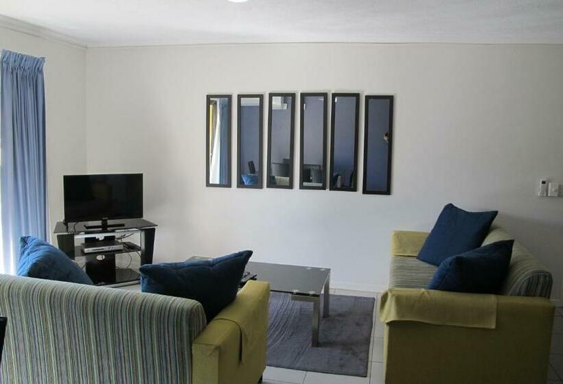 דירת שני חדרים, Grangewood Court Apartments