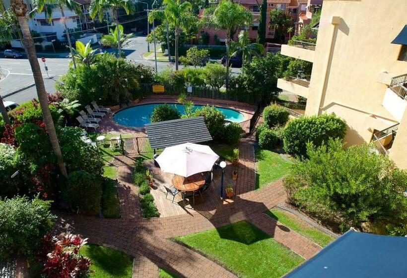 דירת שני חדרים, Grangewood Court Apartments