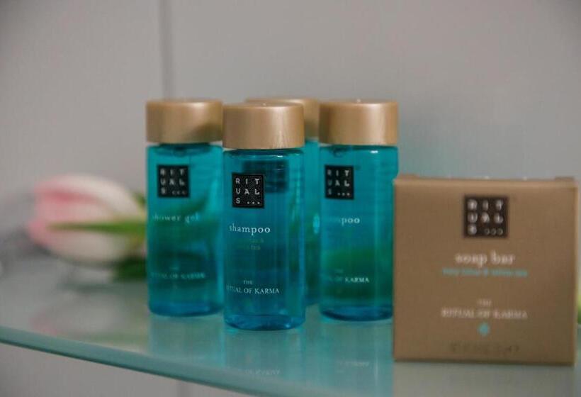 Ekonomik Oda, L Nyboholm