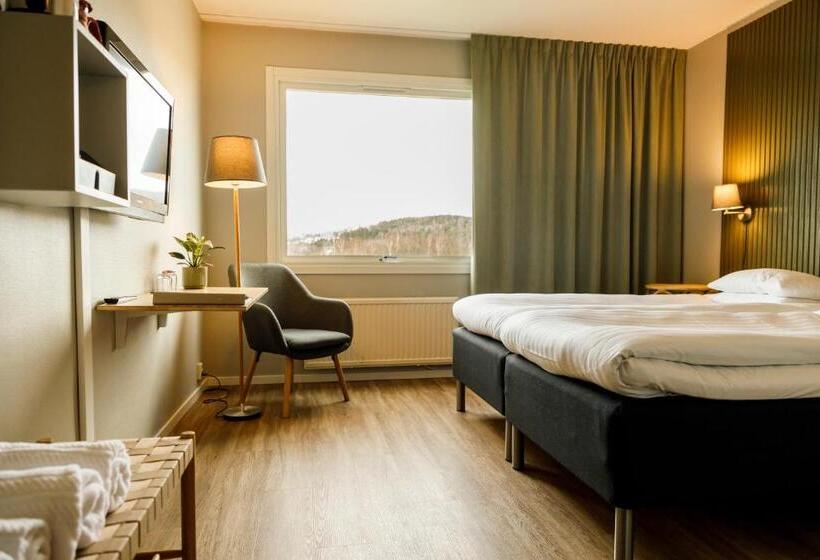 Superior Oda, L Nyboholm