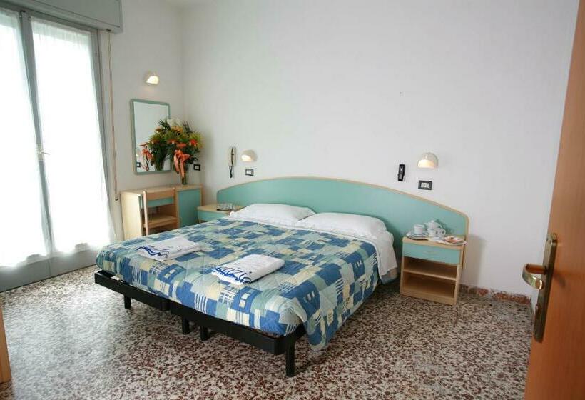 اتاق راحتی, Letizia