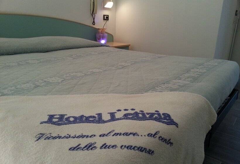 اتاق استاندارد سه نفره, Letizia