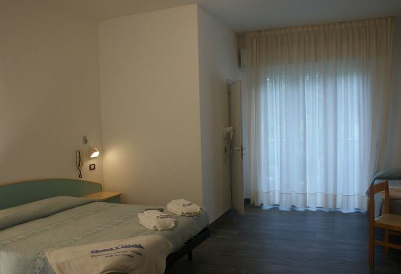 اتاق استاندارد یک نفره, Letizia