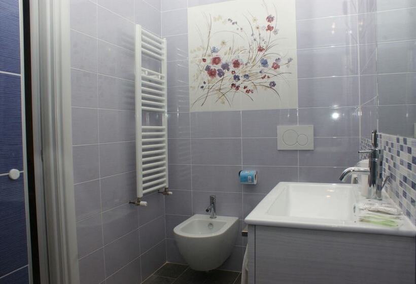 Economy Quadruple Room, Letizia