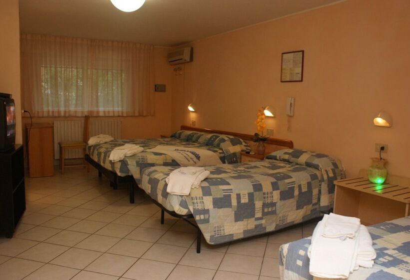 Economy Quadruple Room, Letizia