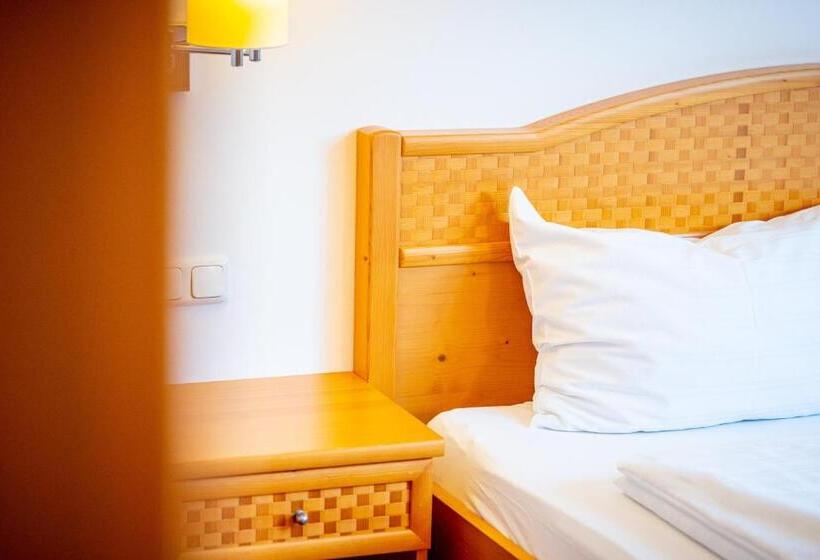 غرفة قياسية فردية, Metzenhof