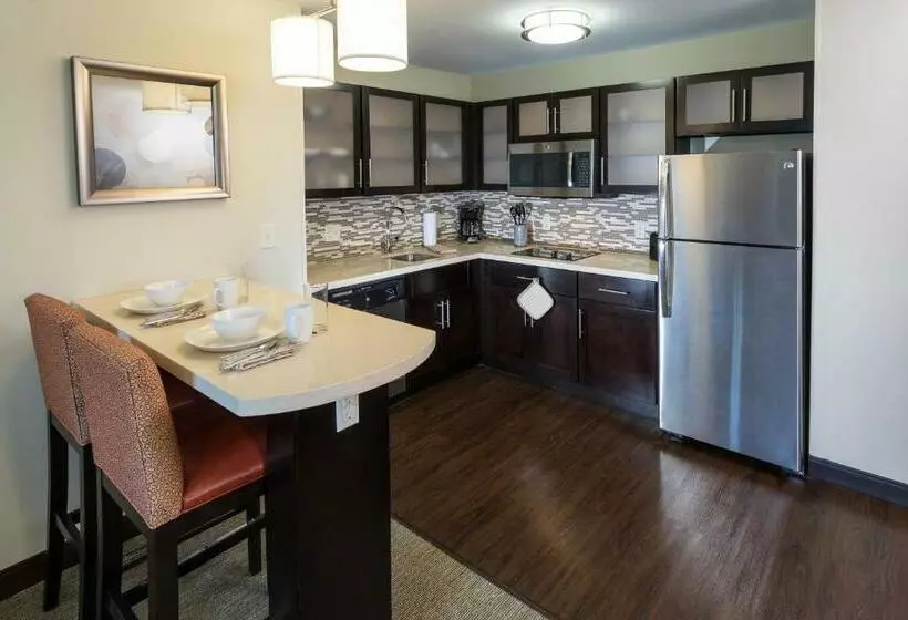 キングサイズベッドのスイートルーム, Staybridge Suites Omaha West By Ihg