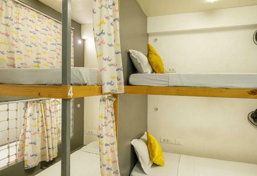 共用房间的床, Moustache Hostel Jaipur
