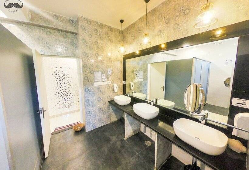 共用房间的床, Moustache Hostel Jaipur
