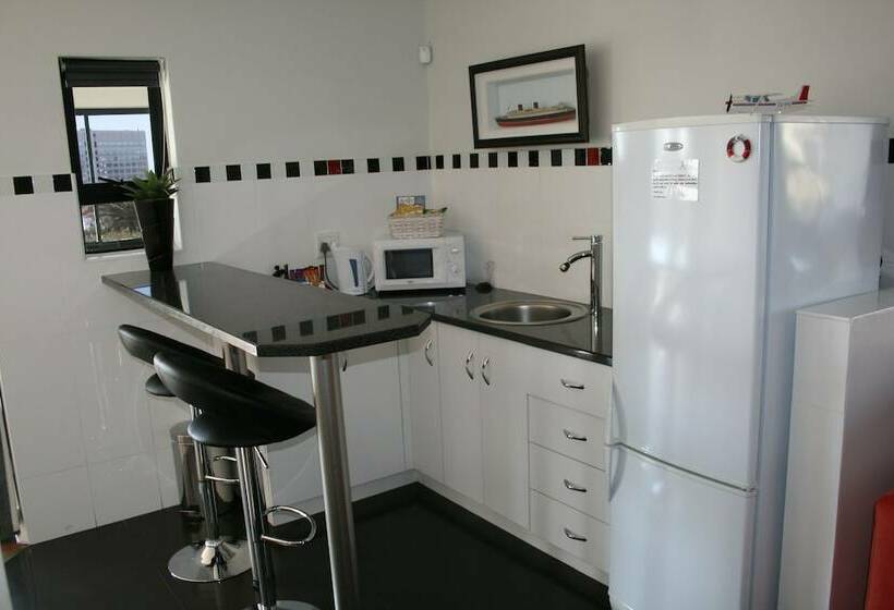 سوئیت پنت هاوس, Ahoy Boutique Guest House