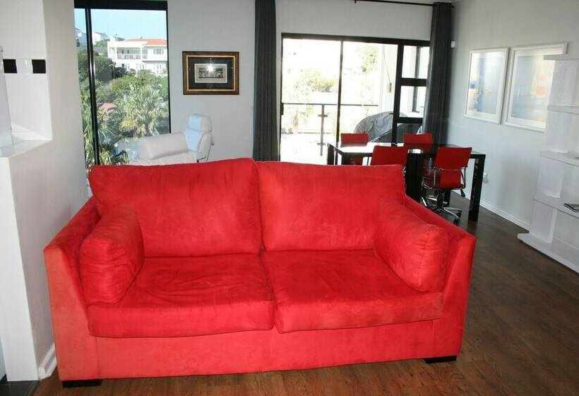 سوئیت پنت هاوس, Ahoy Boutique Guest House