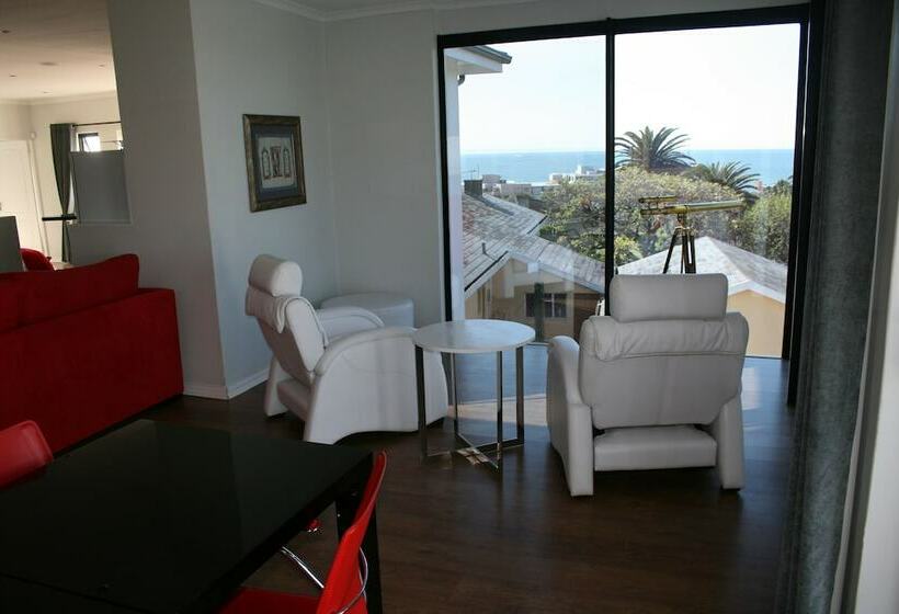 سوئیت پنت هاوس, Ahoy Boutique Guest House