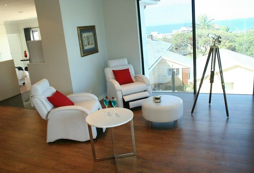 سوئیت پنت هاوس, Ahoy Boutique Guest House