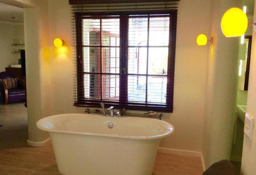 디럭스 스위트, Kronendal Heritage