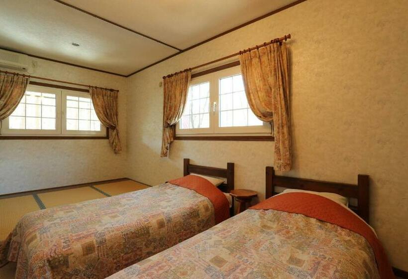 חדר סטנדרט לשלושה עם חדר אמבטיה משוף, Land Haus Dancru Netz