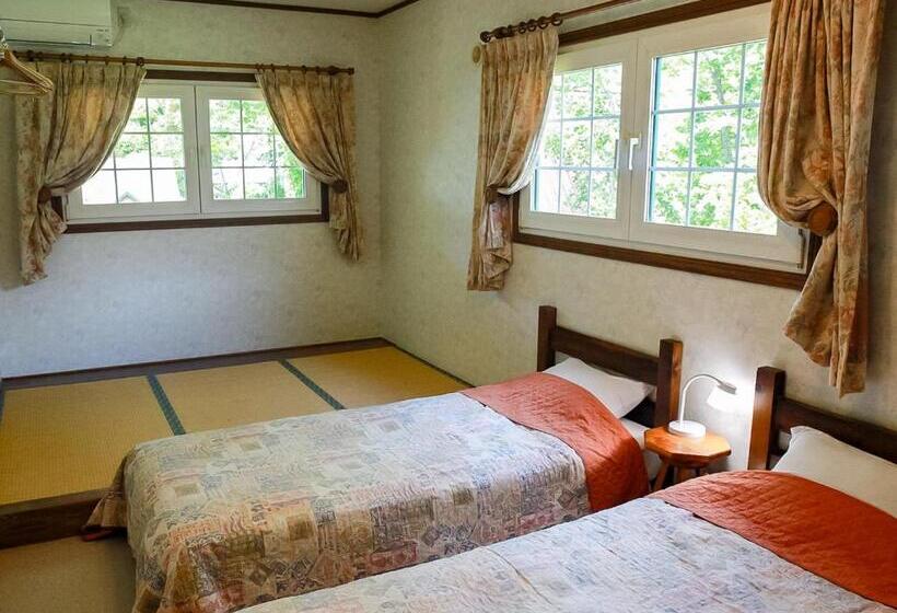 חדר סטנדרט לשלושה עם חדר אמבטיה משוף, Land Haus Dancru Netz