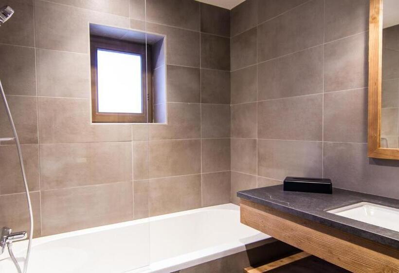 Номер Стандарт, Hôtel De La Roche