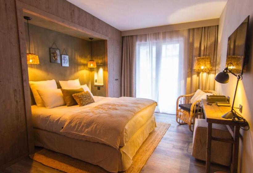 Номер Стандарт Вид на Горы, Hôtel De La Roche