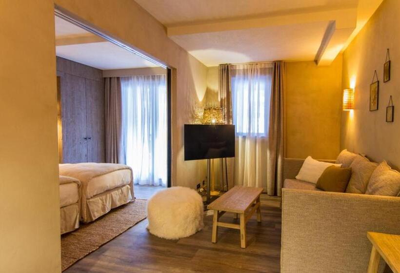 Семейный Номер, Hôtel De La Roche