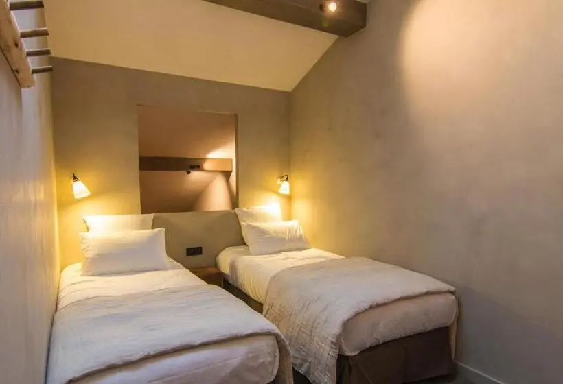 Superior-perhehuone, Hôtel De La Roche