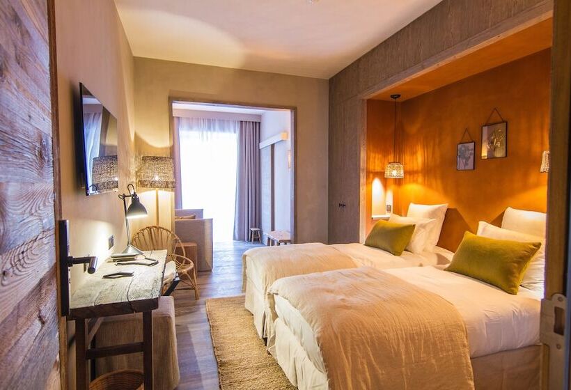 Семейный Номер, Hôtel De La Roche