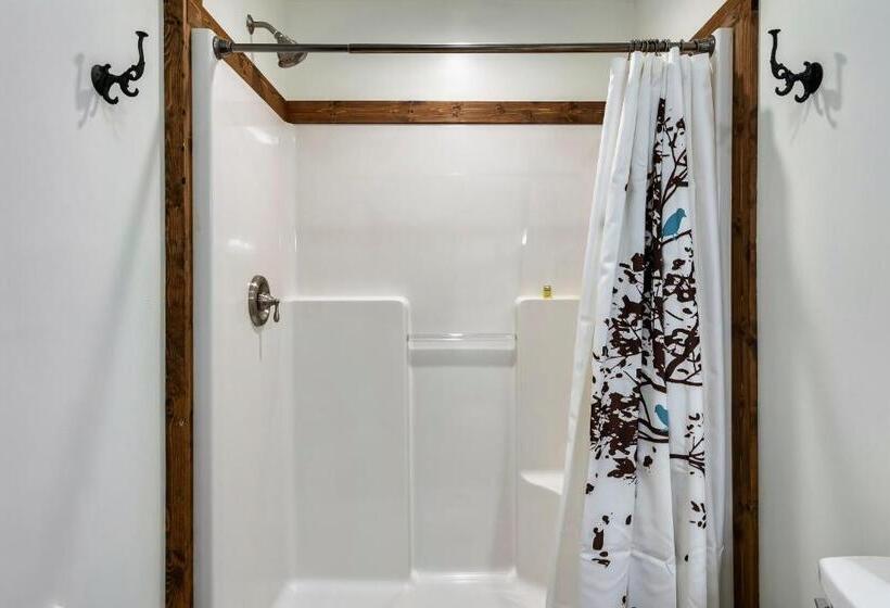 스탠다드 룸 킹사이즈 침대, Rivers Edge Treehouses