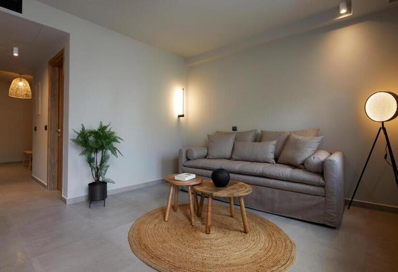 סוויטה, Mayu Suites