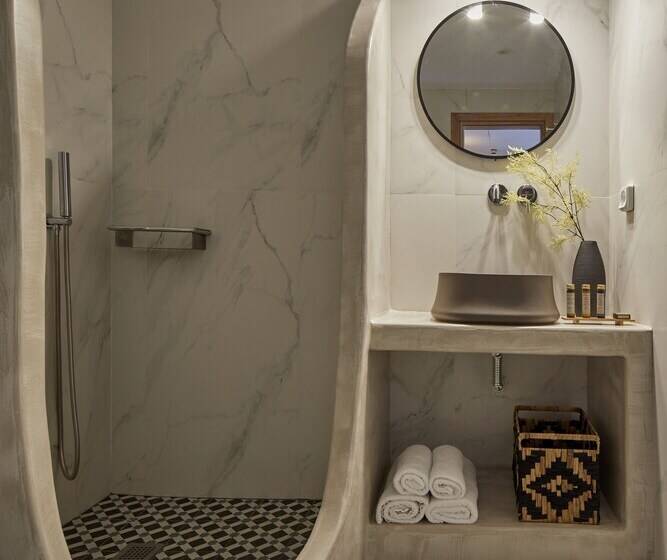 סוויטה, Mayu Suites