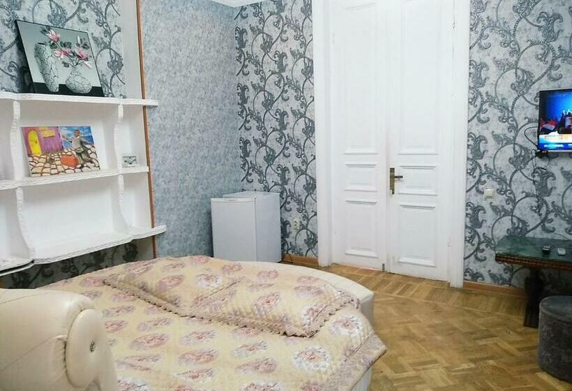 اتاق استاندارد, Edemi Castle