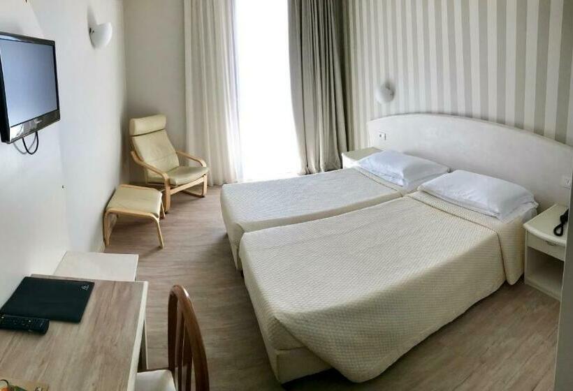 レイクビュースタンダードルーム, Roma