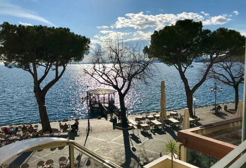 レイクビュースタンダードルーム, Roma