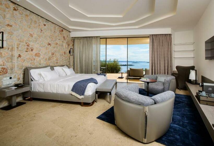 غرفة ديلوكس مطلّة علي البحر, Villa Nai 3.3