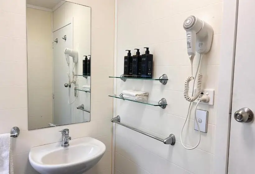 استودیوی استاندارد, Morrinsville Motel