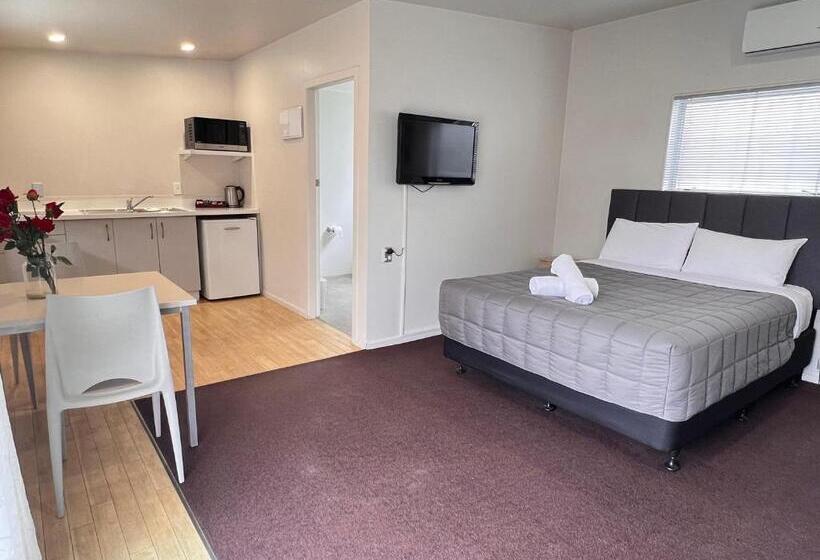 Студия Стандарт, Morrinsville Motel