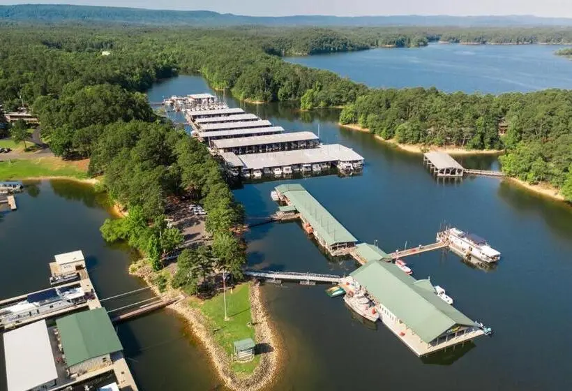 ファミリールーム, Mountain Harbor King Guest Room On Lake Ouachita By Redawning