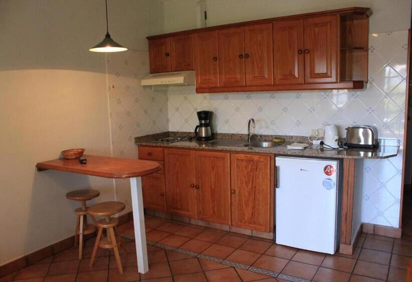 استودیوی استاندارد, Apartamentos Atlantis