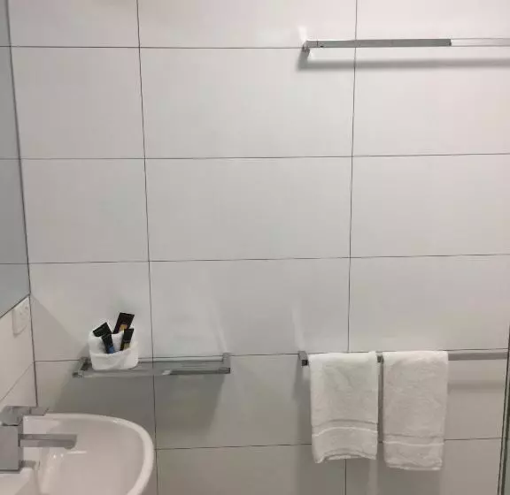 デラックススイート, Buderim Fiesta Motel