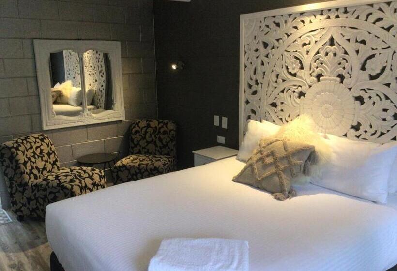 デラックススイート, Buderim Fiesta Motel