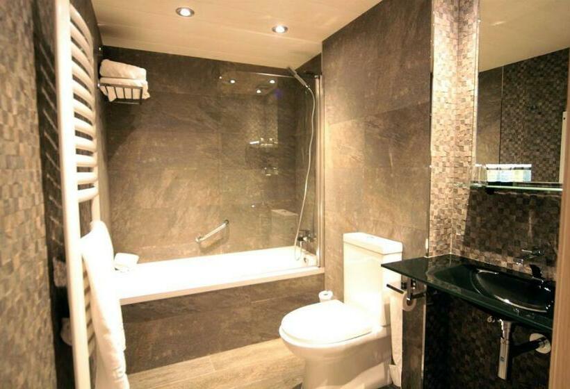 Номер Стандарт, 9 Sant Antoni